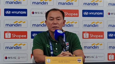 Pelatih timnas Thailand U-23,  Thawatchai Damrong-Ongtrakul 