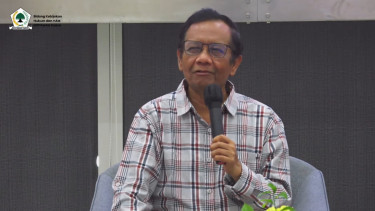 Pakar hukum tata negara, Mahfud MD di Kantor DPP Partai Golkar 