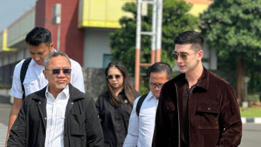 Zulkifli Hasan dan Verrell Bramasta.