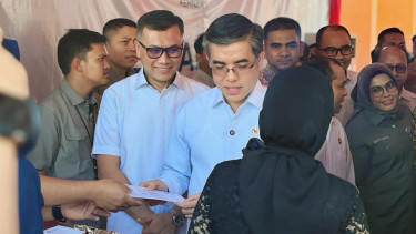 Menaker tinjau langsung penyaluran BSU