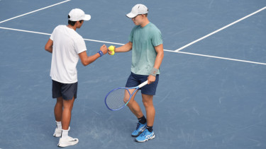 Nathan Barki/Alexander Chan