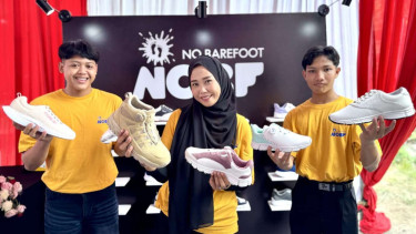 Sepatu produksi Mojokerto.