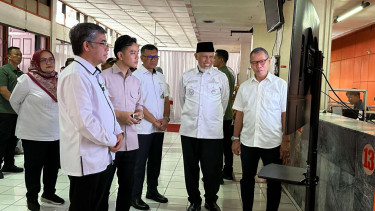 Wapres Gibran memantau penyaluran BSU.