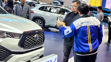 Mobil hybrid Toyota di GIIAS 2025