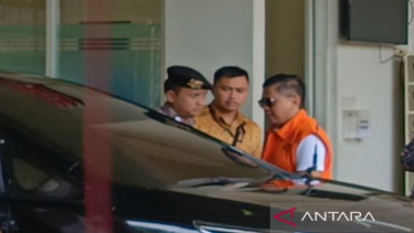 Sekjen PDIP Hasto Kristiyanto (kanan) saat sempat keluar Rumah Tahanan KPK