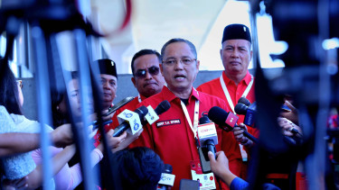 Politisi PDIP, Deddy Yevri Sitorus