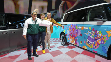 Kolaborasi Maxdecal