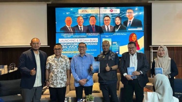 Acara bedah buku berjudul 'Mendayung Demokrasi di Era VUCA'