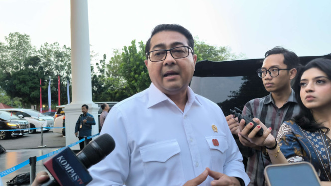 Menteri Ekraf Teuku Riefky Harsya di Kompleks Istana Kepresidenan 