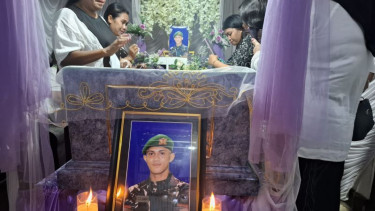 Persiapan pemakaman Prada Lucky Chepril Saputra Namo