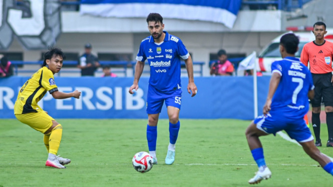 Bek Persib Bandung, Frans Putros
