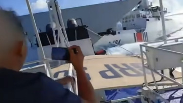 Kapal AL China dan penjaga pantai China tabrakan di perairan Filipina