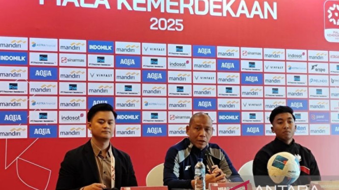 Pelatih Timnas Indonesia U-17 Nova Arianto
