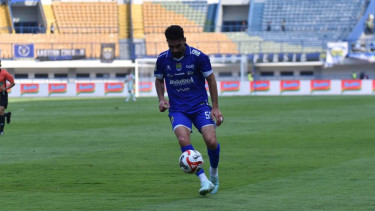 Bek Persib Bandung, Frans Putros
