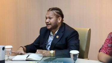 Anggota DPD RI Paul Finsen Mayor