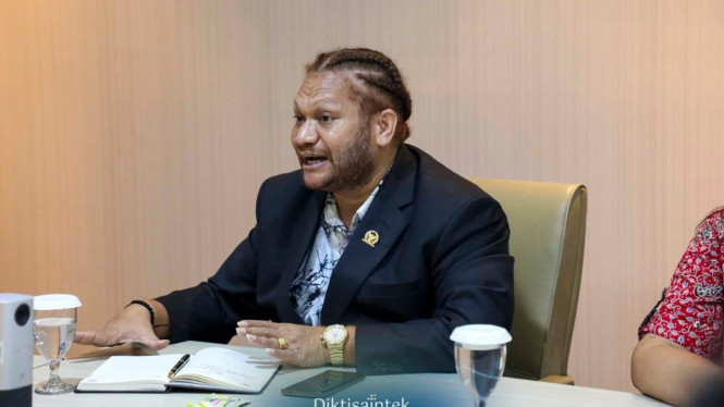 Anggota DPD RI Paul Finsen Mayor