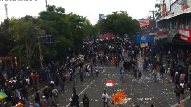 Massa aksi unjuk rasa di kantor Bupati Pati Jawa Tengah ricuh