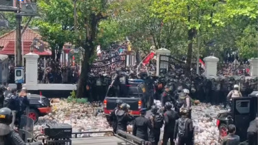 Aksi demo di depan kantor Bupati Pati, Jawa Tengah