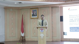 Menpora Lepas Tim Embun Pagi Berlaga di WDF 2025