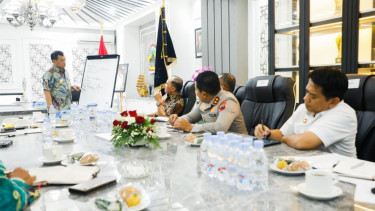 Gubernur Jawa Tengah Ahmad Luthfi rapat dengan Forkopimda