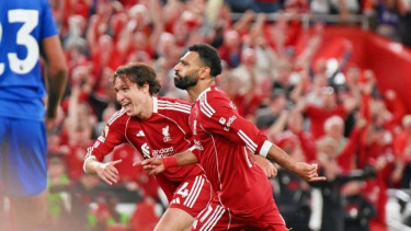 Pemain Liverpool Mohamed Salah rayakan gol