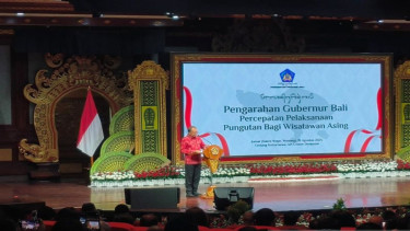 Gubernur Bali Wayan Koster