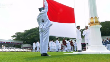 Pengibaran bendera pusaka Merah Putih di HUT RI ke-80 di Istana Negara