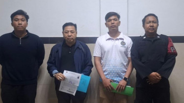 Mantan Ketua DPR RI Setya Novanto (kedua kiri)