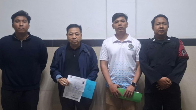 Mantan Ketua DPR RI Setya Novanto (kedua kiri)