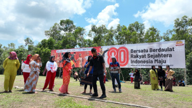 Warga Rempang dan Galang menggelar pesta rakyat HUT ke-80 RI