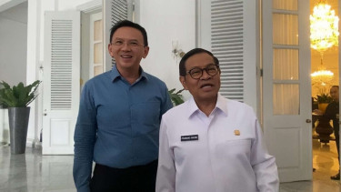 Gubernur Jakarta Pramono Anung dan Basuki Tjahaja Purnama (Ahok) di Balai Kota
