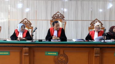 Sidang gugatan Lisa Mariana kepada Ridwan Kamil di PN Bandung