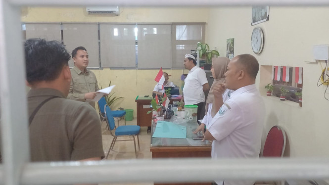Tim Pidsus Kejaksaan Negeri Kabupaten Probolinggo gerebek Disdikdaya