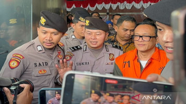 Wakil Menteri Ketenagakerjaan Immanuel Ebenezer Gerungan (kanan)