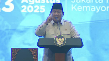 Presiden RI Prabowo Subianto memberikan arahan ke guru sekolah rakyat