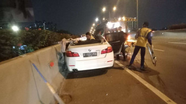 Foto BMW kecelakaan tewaskan 1 orang tewas