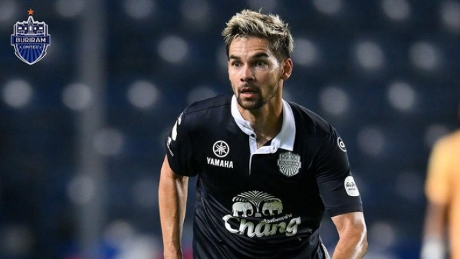 Pemain Timnas Thailand Puji Sandy Walsh Usai Debut di Buriram United