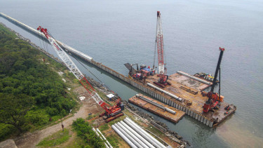 Proyek tanggul laut.