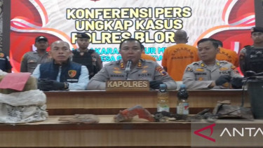 Kapolres Blora AKBP Wawan Andi Susanto (tengah)