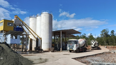 Pabrik Beton Merah Putih.