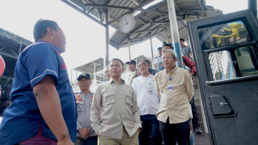 Dirjen Hubdat Kemenhub Aan Suhanan meninjau Terminal Purabaya