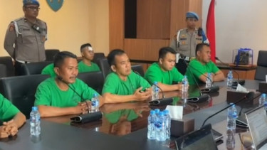 Penampakan 7 Brimob di mobil rantis yang lindas ojol