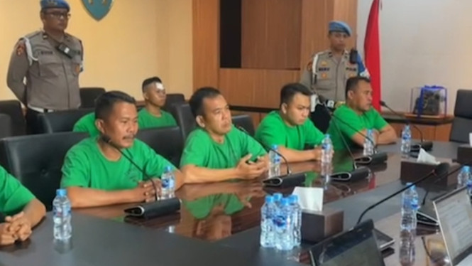 Penampakan 7 Brimob di mobil rantis yang lindas ojol