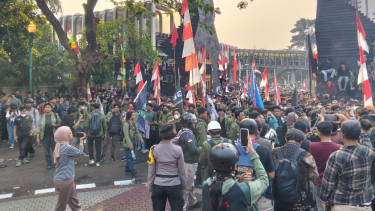 Massa pendemo masuki Polda Metro