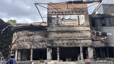 Salah satu bangunan milik MPR RI di Bandung terbakar imbas demo
