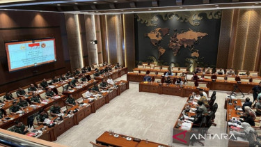 Komisi I DPR RI menggelar rapat dengan Kemhan dan TNI