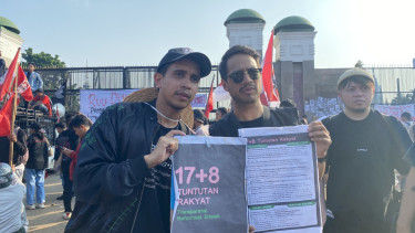 Andovi Da Lopez dan Jovial Da Lopez ikut aksi unjuk rasa di depan Gedung DPR