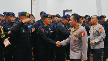 Kapolri Jenderal Pol. Listyo Sigit Prabowo  mengunjungi Mako Brimob Kwitang