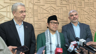 Ketua Umum PKB Muhaimin Iskandar dan Ketua Partai Nasional Palestina, Mustofa Barghoutsi di Kantor DPP PKB