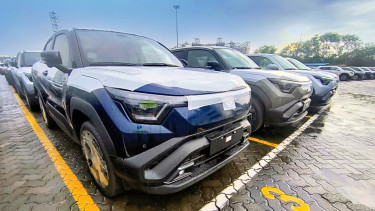 Ekspor Suzuki eVitara buatan India.
